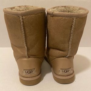 UGG BOOTS